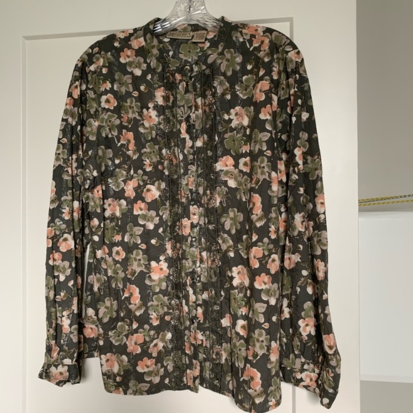 Beautiful hunter green flowered blouse size XL - Picture 1 of 3